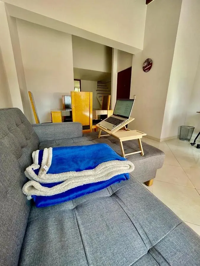 Two-Floor Aparment, Spacious And Quiet Sabaneta 0*,
