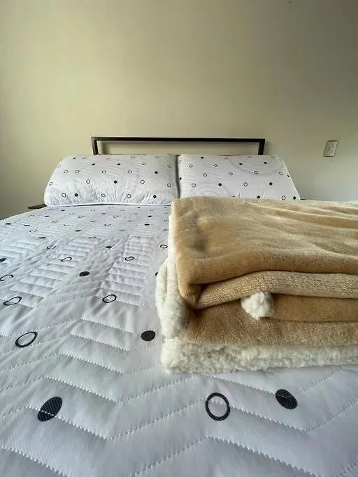Two-Floor Aparment, Spacious And Quiet Sabaneta