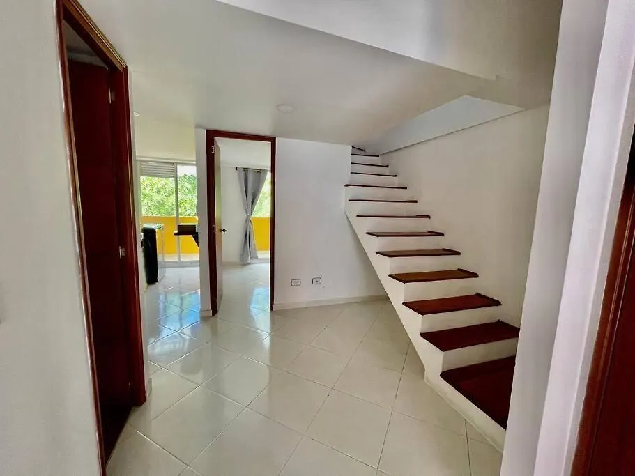 Two-Floor Aparment, Spacious And Quiet Sabaneta Apartment