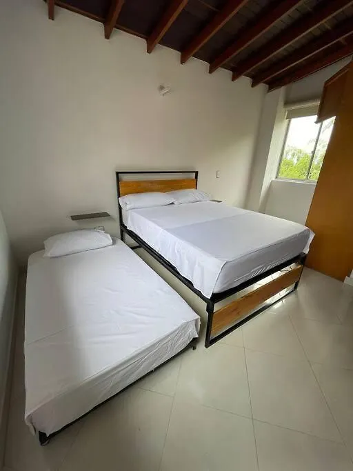 Two-Floor Aparment, Spacious And Quiet Sabaneta Apartment